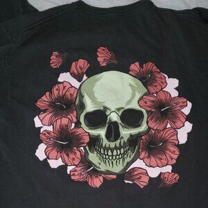 Skull flower Long sleeve Crew Neck size Medium Young Men's